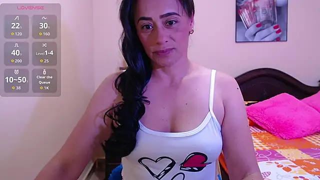 Snapshot of sara_florez1 chatting on January 11, 2026, 10:44 am sara florez1 online show from January 11, 2026, 10:44 am