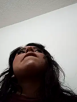 Naomy veracruz  online show from December 21, 2025, 2:41 pm