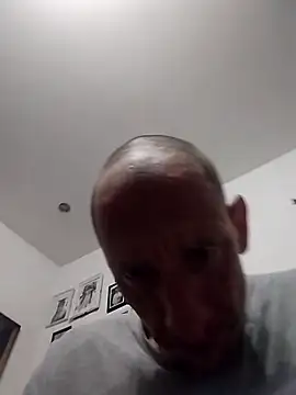 RomanOk41 online show from April 5, 2026, 1:01 am