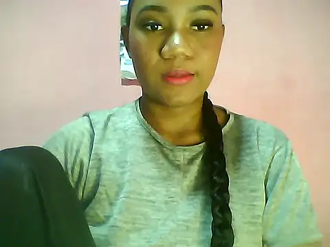 Snapshot of Fariana01 chatting on February 11, 2025, 10:39 pm Fariana01 online show from February 11, 2025, 10:39 pm