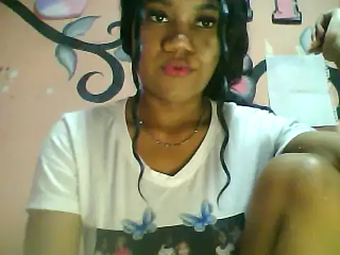 Snapshot of Fariana01 chatting on February 5, 2025, 10:33 pm Fariana01 online show from February 5, 2025, 10:33 pm