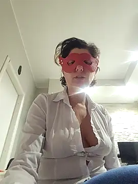 Snapshot of Vagabondainnamorata chatting on March 27, 2026, 4:21 am Vagabondainnamorata online show from March 27, 2026, 4:21 am