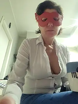 Snapshot of Vagabondainnamorata chatting on March 31, 2026, 2:57 am Vagabondainnamorata online show from March 31, 2026, 2:57 am