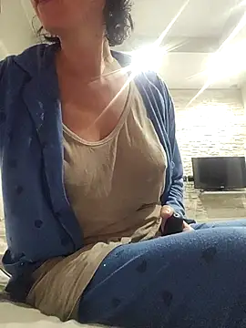 Snapshot of Vagabondainnamorata chatting on November 28, 2025, 4:12 am Vagabondainnamorata online show from November 28, 2025, 4:12 am