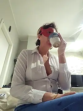 Snapshot of Vagabondainnamorata chatting on March 28, 2026, 4:46 am Vagabondainnamorata online show from March 28, 2026, 4:46 am