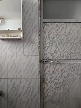 surabhi09 online show from December 18, 2025, 8:41 am