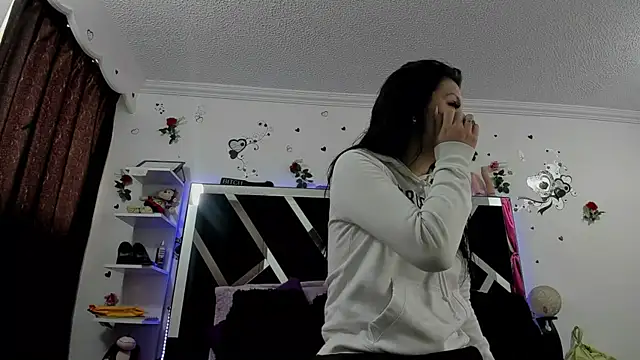 Snapshot of thedream_girls chatting on October 30, 2025, 12:14 pm thedream girls online show from October 30, 2025, 12:14 pm