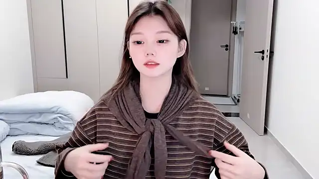 yangyang-1115 online show from November 4, 2025, 4:16 am