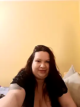 Snapshot of Szilvi93 chatting on April 23, 2026, 5:03 am Szilvi93 online show from April 23, 2026, 5:03 am