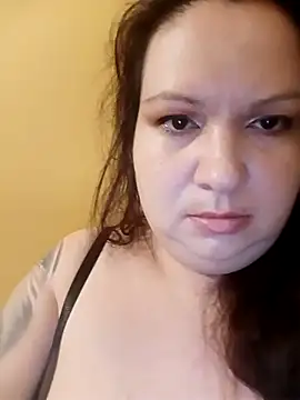 Snapshot of Szilvi93 chatting on April 17, 2026, 4:59 am Szilvi93 online show from April 17, 2026, 4:59 am