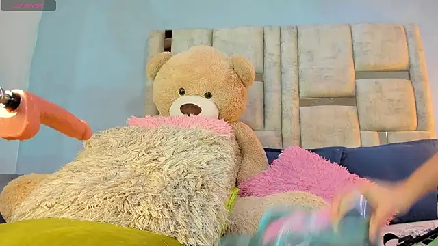 AshleyHill2 online show from September 19, 2025, 3:21 am