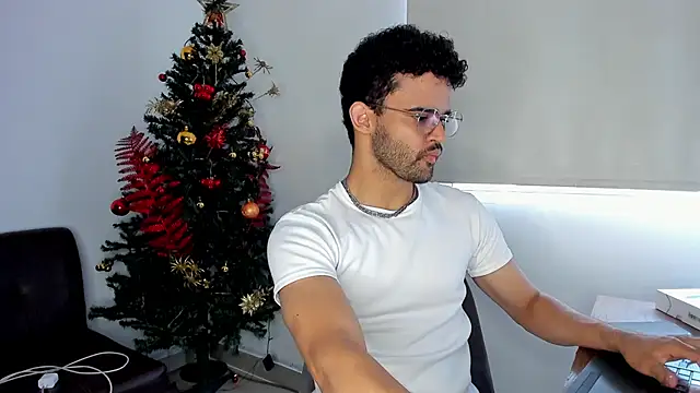 andrewChris  online show from December 18, 2025, 3:49 pm