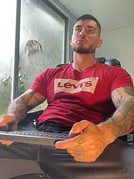 DimitriSullivan  online show from April 8, 2026, 1:23 pm