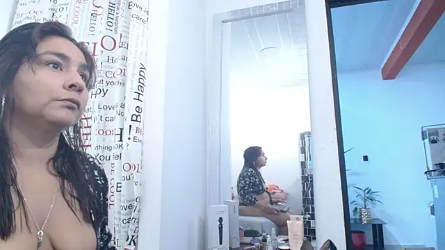 Snapshot of CamilaBrown chatting on October 3, 2025, 2:18 pm CamilaBrown online show from October 3, 2025, 2:18 pm