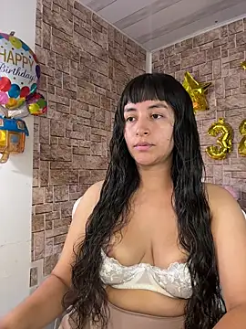 Snapshot of Lady_Rey chatting on April 29, 2026, 1:43 am Lady Rey online show from April 29, 2026, 1:43 am