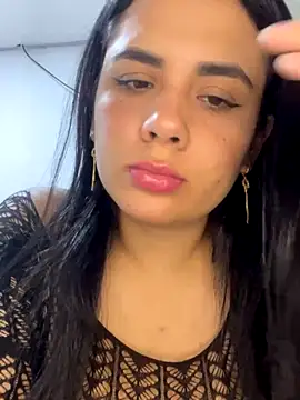 Snapshot of Leyna_Kenet chatting on November 30, 2025, 8:42 pm Leyna Kenet online show from November 30, 2025, 8:42 pm