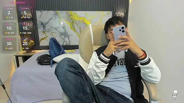 Snapshot of AndrewPherson chatting on September 18, 2025, 1:03 pm AndrewPherson online show from September 18, 2025, 1:03 pm