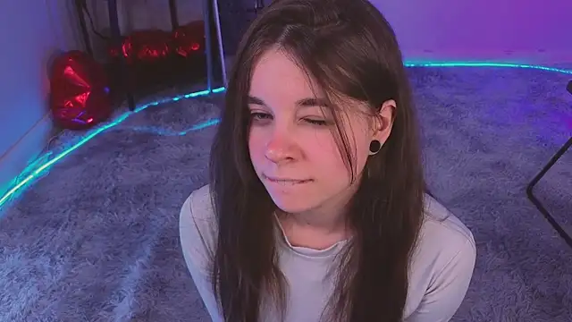 Miss Spider online show from February 21, 2025, 9:34 am