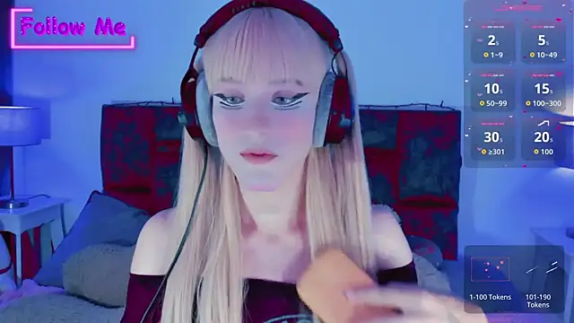 Snapshot of Kirmyy_ chatting on November 17, 2025, 9:52 pm Kirmyy online show from November 17, 2025, 9:52 pm