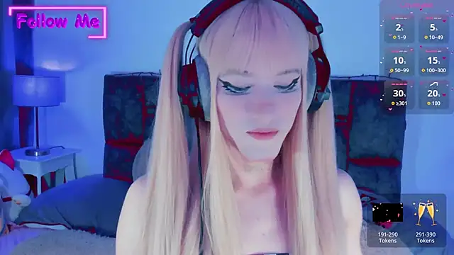 Snapshot of Kirmyy_ chatting on December 18, 2025, 9:29 pm Kirmyy online show from December 18, 2025, 9:29 pm