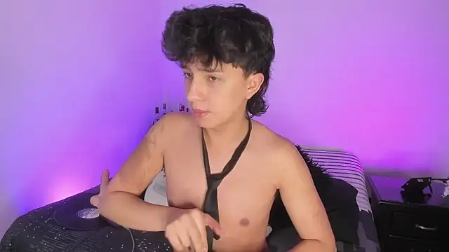 juandaaap online show from October 22, 2025, 3:39 am