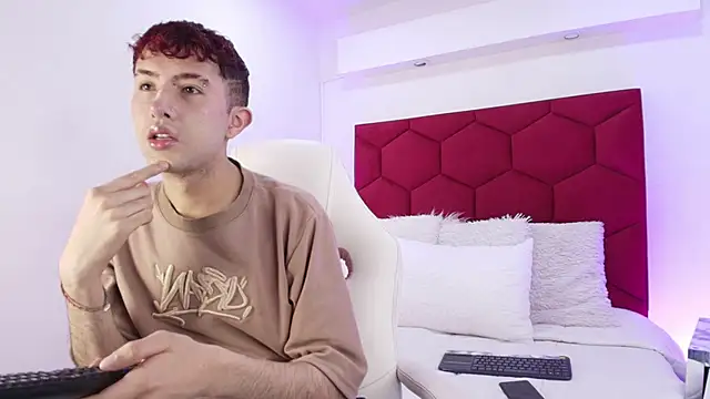 Snapshot of Noah_Xitruxx chatting on November 20, 2025, 12:50 pm Noah Xitruxx online show from November 20, 2025, 12:50 pm