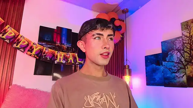 Snapshot of Noah_Xitruxx chatting on October 16, 2025, 3:15 am Noah Xitruxx online show from October 16, 2025, 3:15 am