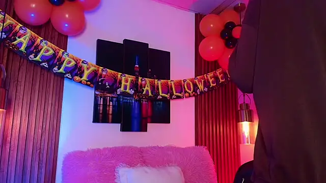 Snapshot of Noah_Xitruxx chatting on October 8, 2025, 3:19 am Noah Xitruxx online show from October 8, 2025, 3:19 am