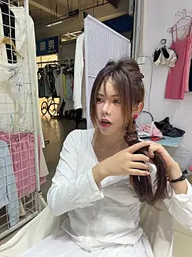 Selenaaaaa- online show from April 7, 2026, 5:53 am