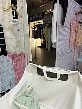 Selenaaaaa- online show from April 4, 2026, 5:14 am