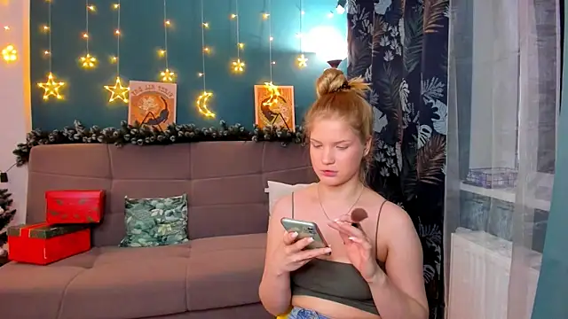 Snapshot of Xloe_Queen chatting on December 24, 2024, 2:22 pm Xloe Queen online show from December 24, 2024, 2:22 pm