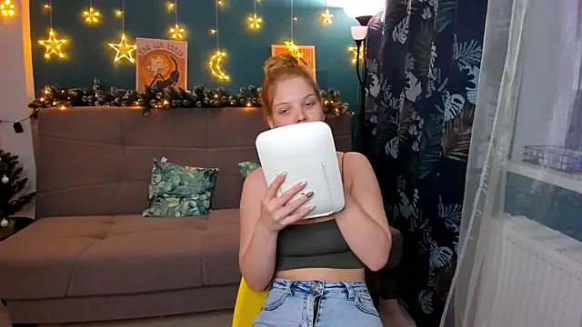 Snapshot of Xloe_Queen chatting on December 22, 2024, 2:38 pm Xloe Queen online show from December 22, 2024, 2:38 pm