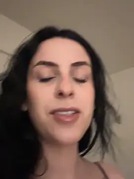 Morguisssz online show from May 28, 2026, 3:25 am