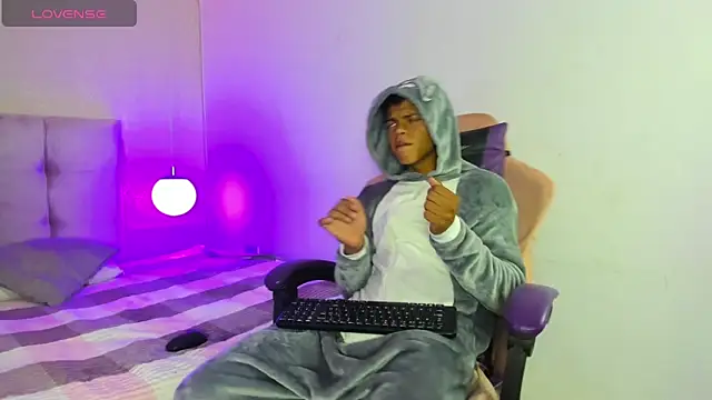 Snapshot of Jeffry_wolvess chatting on March 19, 2025, 3:41 am Jeffry wolvess online show from March 19, 2025, 3:41 am