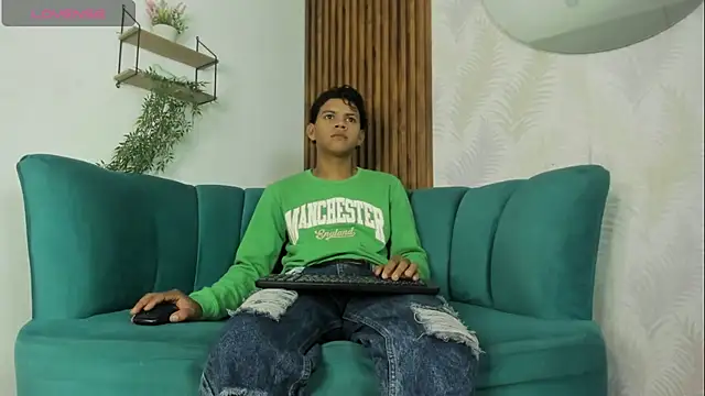 Snapshot of Jeffry_wolvess chatting on February 13, 2026, 2:28 pm Jeffry wolvess online show from February 13, 2026, 2:28 pm