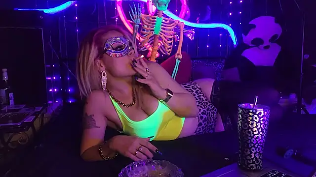 Snapshot of anonymouszN chatting on September 24, 2025, 8:48 pm anonymouszN online show from September 24, 2025, 8:48 pm