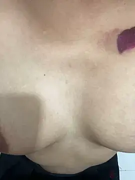 Snapshot of Sugarlips-14 chatting on February 25, 2025, 1:32 pm Sugarlips-14 online show from February 25, 2025, 1:32 pm