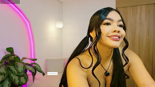 Snapshot of AllissonJames chatting on July 15, 2026, 11:01 pm AllissonJames online show from July 15, 2026, 11:01 pm