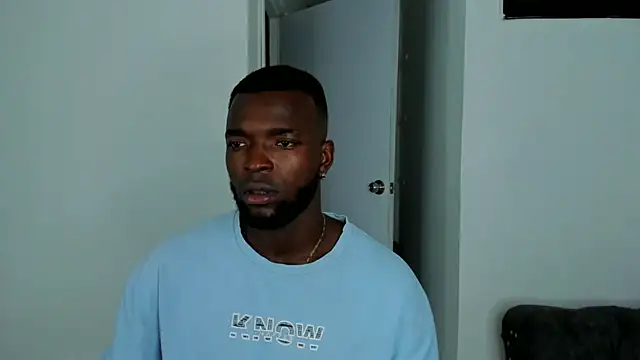 Snapshot of Dylan_Taylor chatting on September 30, 2025, 3:12 am Dylan Taylor online show from September 30, 2025, 3:12 am