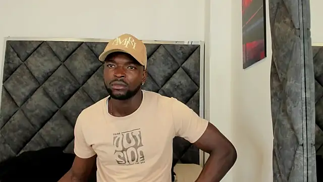 Snapshot of Dylan_Taylor chatting on November 4, 2025, 2:15 am Dylan Taylor online show from November 4, 2025, 2:15 am