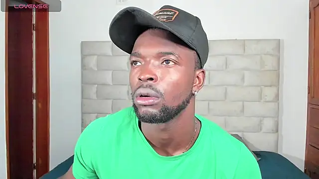 Snapshot of Dylan_Taylor chatting on November 18, 2025, 12:19 pm Dylan Taylor online show from November 18, 2025, 12:19 pm