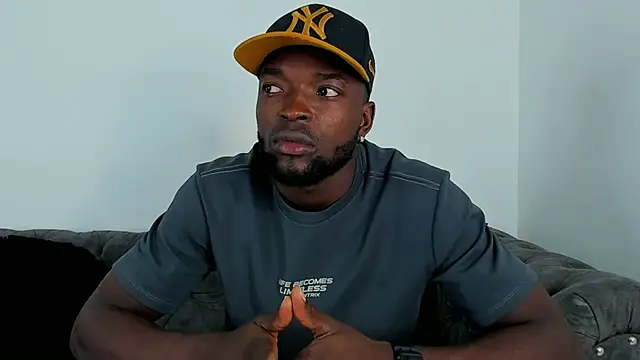 Snapshot of Dylan_Taylor chatting on October 4, 2025, 4:14 am Dylan Taylor online show from October 4, 2025, 4:14 am