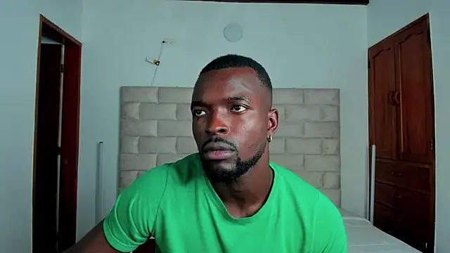 Snapshot of Dylan_Taylor chatting on December 13, 2025, 8:04 pm Dylan Taylor online show from December 13, 2025, 8:04 pm