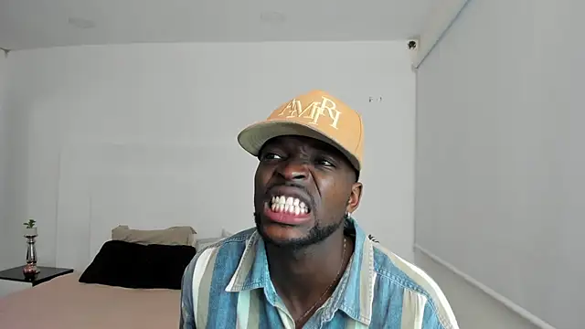 Snapshot of Dylan_Taylor chatting on March 4, 2025, 3:33 am Dylan Taylor online show from March 4, 2025, 3:33 am