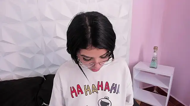 Snapshot of susanna-torres chatting on December 12, 2024, 3:16 pm susanna-torres online show from December 12, 2024, 3:16 pm