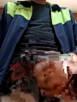 dariodario online show from March 8, 2025, 7:27 am