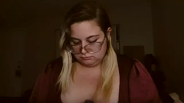 HoneyBear19 online show from December 23, 2024, 3:50 am