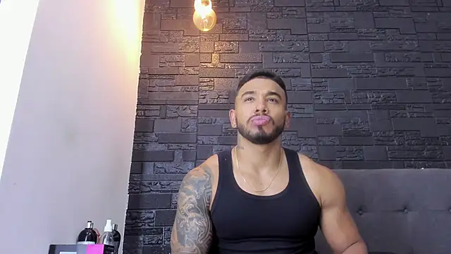 Snapshot of bruno_miller_ chatting on December 1, 2025, 8:42 pm bruno miller online show from December 1, 2025, 8:42 pm