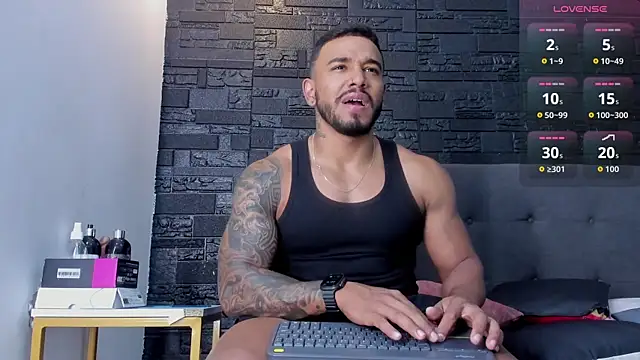 Snapshot of bruno_miller_ chatting on November 10, 2025, 8:36 pm bruno miller online show from November 10, 2025, 8:36 pm