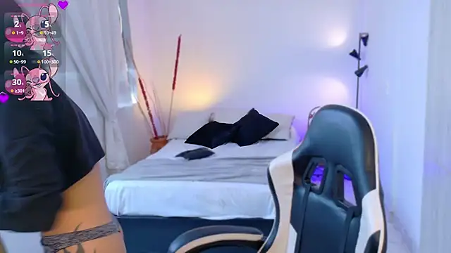 Snapshot of AnabelWolf chatting on October 30, 2025, 3:53 pm AnabelWolf online show from October 30, 2025, 3:53 pm